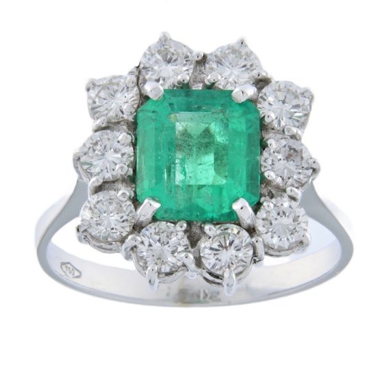G3381-ring-white-gold-diamonds-brilliant-emerald